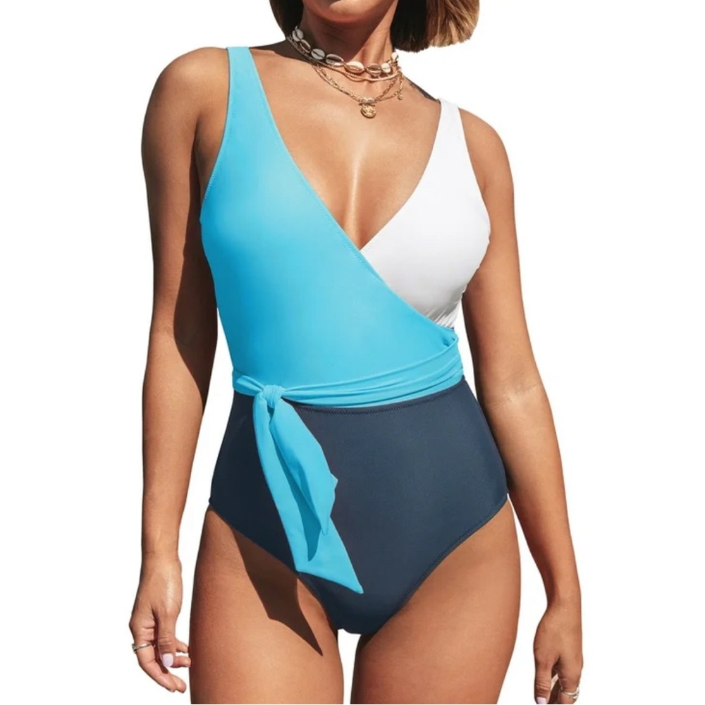 NWT BLUE AND WHITE ONE PEICE SWIM SUIT